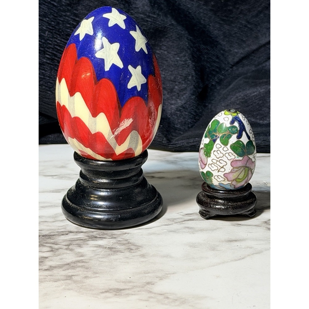 2~ VTG Eggs 2.5" & 1.5" W/Base ~ Large Egg is Wood~ Small Egg I am Unsure (2925)